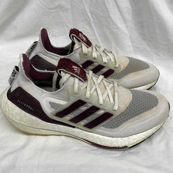 Adidas MSU bulldogs ultra boost sneakers ladies sz 5.5 - Picture 1 of 7